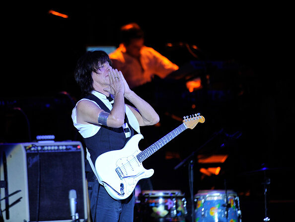 Jeff Beck sur scène lors du 'A Concert For Killing Cancer' au Hammersmith Apollo le 13 janvier 2011 à Londres, Angleterre.(Photo : Gareth Cattermole/Getty Images)