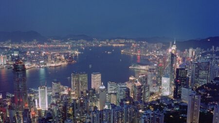 Hong Kong: des sentiments partagés avant la réouverture de la frontière avec la Chine continentale