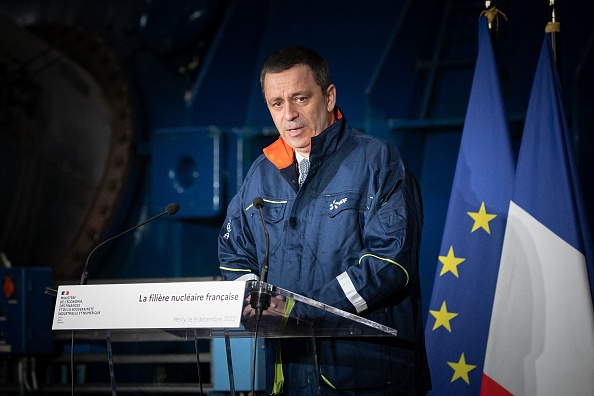 Le PDG d'EDF Luc Remont prononce un discours à la centrale nucléaire de Penly, à Petit-Caux, le 9 décembre 2022. (Photo: LOU BENOIST/AFP via Getty Images)