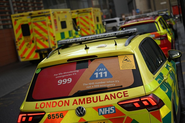Onze heures à attendre une ambulance, le calvaire d'une Britannique en pleine crise du système de santé
