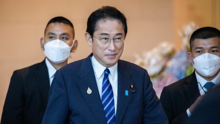 Face à la Chine, Tokyo signe un pacte militaire avec Londres