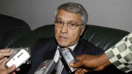Algérie: un ex-ministre de l’Énergie condamné à 20 ans de prison