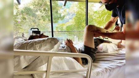 Après son accident, Jeremy Renner révèle que plus de 30 os de son corps ont été brisés