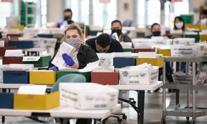 10,9 millions de bulletins de vote par correspondance non comptabilisés lors des midterms en Californie, selon un organisme de surveillance