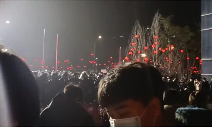 Protestations chez Zybio, à Chongqing, le 7 janvier 2023. (Capture d'écran via Epoch Times)