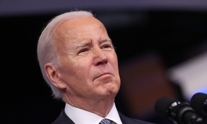 Joe Biden commente la découverte des documents classifiés le 12 janvier  2023 à Washington. (Kevin Dietsch/Getty Images)