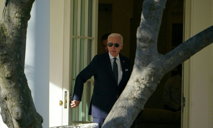 Joe Biden au niveau du bureau ovale de la Maison Blanche, le 16 janvier 2023. (ANDREW CABALLERO-REYNOLDS/AFP via Getty Images)