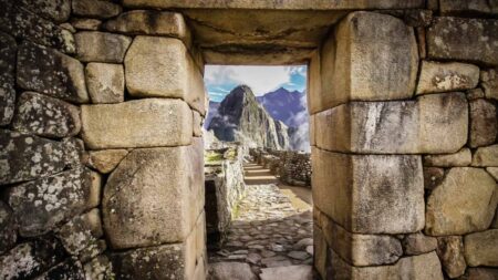 Située sur une zone sismique, se dresse Machu Picchu, citadelle inca du XVe siècle