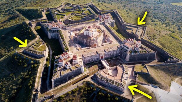Quand les fortifications en étoile supplantaient les châteaux médiévaux pour résister aux canons