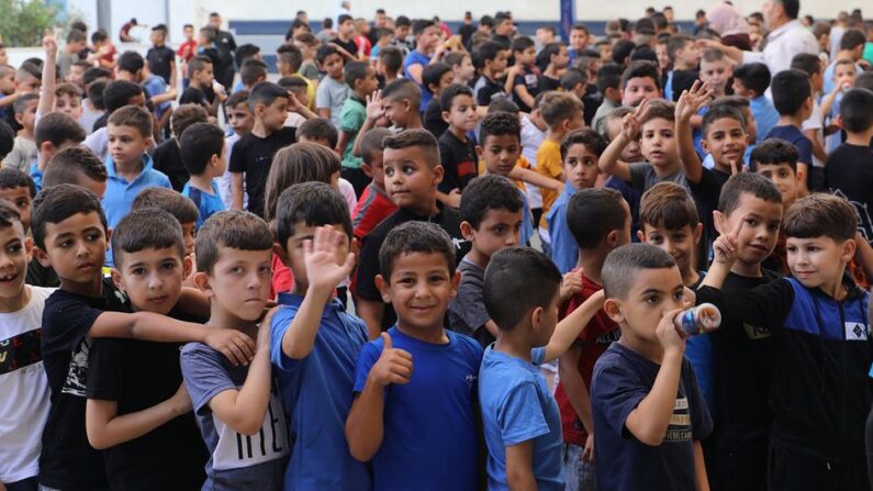 Des écoliers dans le camp de réfugiés de Jénine, en Cisjordanie. (photo 2022 UNRWA)