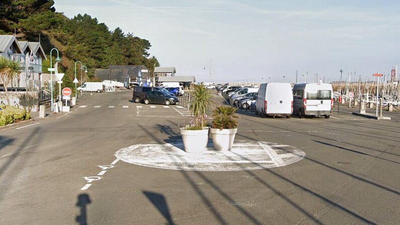 Parking du port des Bas-Sablons à Saint-Malo - Google maps