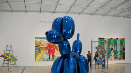 Une sculpture de Jeff Koons accidentellement brisée lors d’un vernissage à Miami