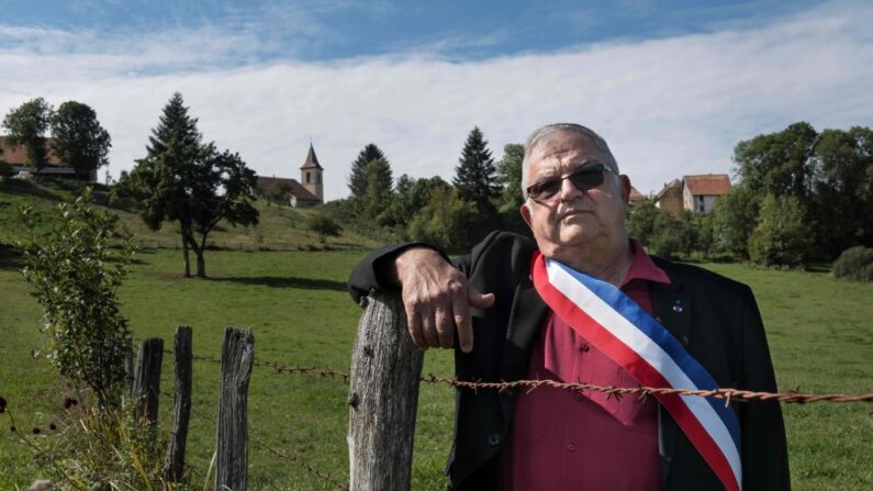 Illustration. Daniel Cassard, maire de la commune de Belmont, dans le Doubs, en 2019. (SEBASTIEN BOZON/AFP via Getty Images)