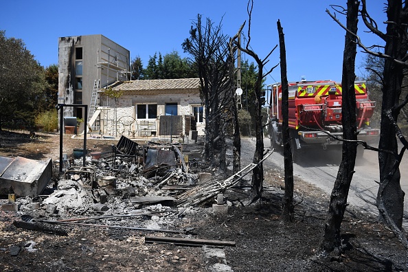 Incendie d'une propriété près de Graveson en Provence, le 15 juillet 2022. (Photo : CLEMENT MAHOUDEAU/AFP via Getty Images)