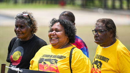 Australie: l’âge du départ à la retraite des hommes aborigènes débattu au sein de la Cour fédérale