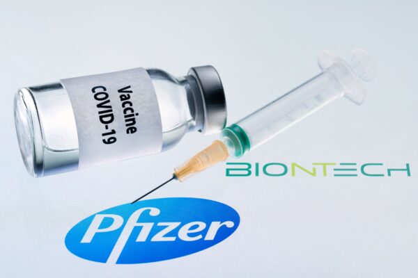 Vaccin anti-Covid : ses dernières doses écoulées, Sanofi prévoit un vaccin polyvalent, contre le Covid-19 et la grippe