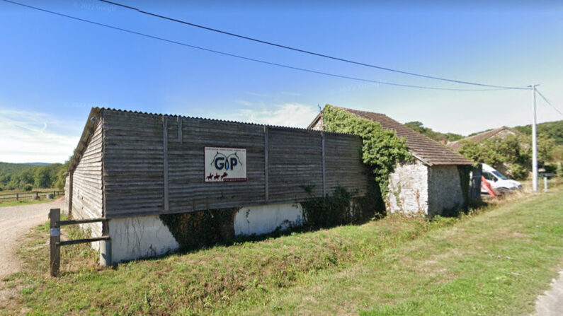Les écuries GP Sports Loisirs, à Saint-Nicolas-Des-Bois, Basse-Normandie. (Capture d'écran Google Maps)