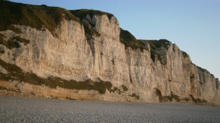 Seine-Maritime: un pan de falaise de 40 mètres s’effondre à Fécamp