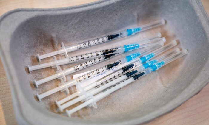 Vaccins Covid-19 de Pfizer-BioNTech (Claus Fisker/Ritzau Scanpix/AFP via Getty Images)