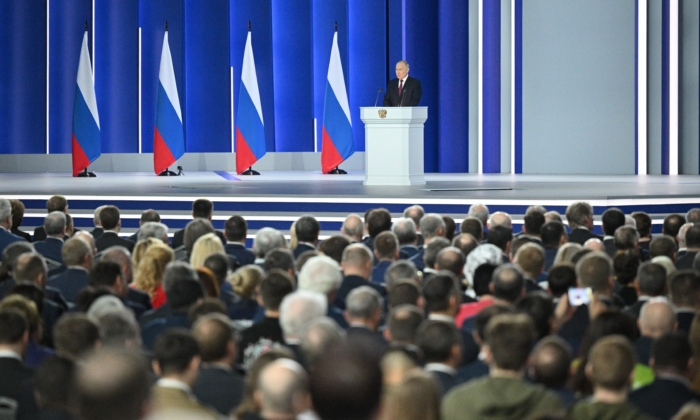 Vladimir Poutine au centre de conférence Gostiny Dvor, dans le centre de Moscou, le 21 février 2023. (Ramil Sitdikov/SPUTNIK/AFP via Getty Images)