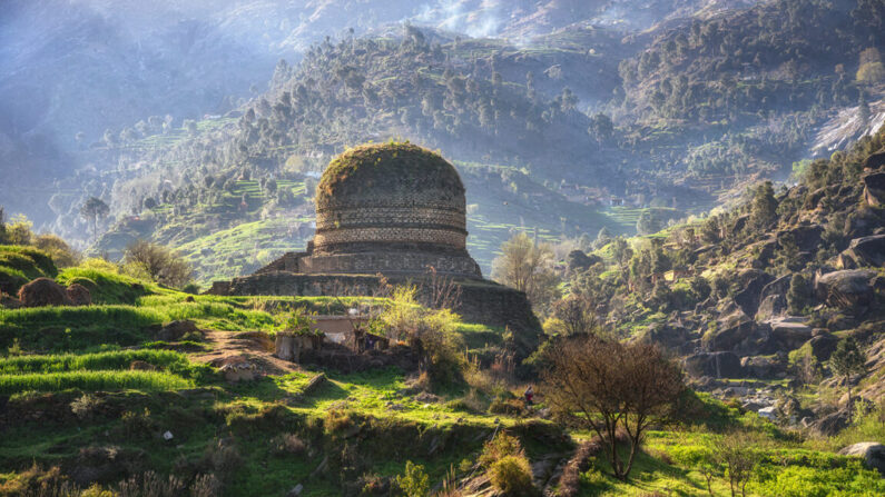 Faisant partie de l'ancienne civilisation Gandhara à Amluk-Dara, le célèbre stupa se trouve dans la vallée de Swat au Pakistan et aurait été construit au IIIe siècle de notre ère. (SAKhanPhotography/Shutterstock)