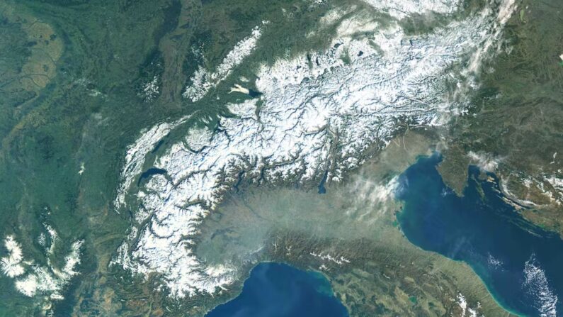 Les Alpes vue par le satellite Sentinel.
(©Copernicus Sentinel data (2018), processed by ESA)