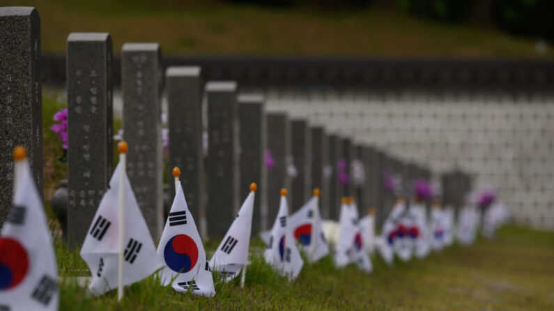 Cimetière national du 18 mai pour les victimes du mouvement pro-démocratique de Gwangju, à Gwangju. (Photo ED JONES/AFP via Getty Images)