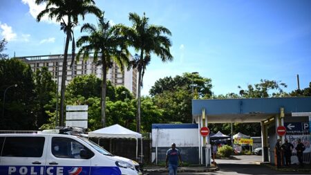 Guadeloupe: une policière retrouvée morte dans sa voiture, sur un parking à Petit-Bourg