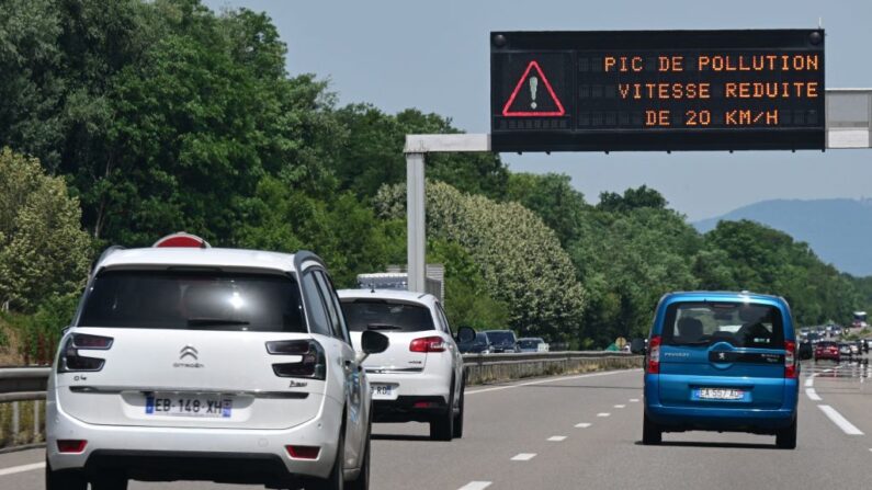 Alerte pollution dans sept départements de Nouvelle-Aquitaine. (Photo par SEBASTIEN BOZON/AFP via Getty Images)