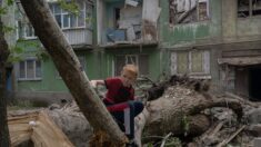 Ukraine : six morts dans des frappes russe dans l’est et le sud