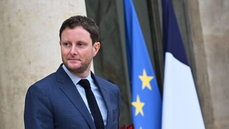 Les tarifs des trains Ouigo et Intercités seront gelés en 2024, annonce Clément Beaune
