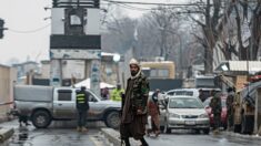 Attentat suicide revendiqué par l’organisation terroriste État islamique à Kaboul, au moins six civils tués