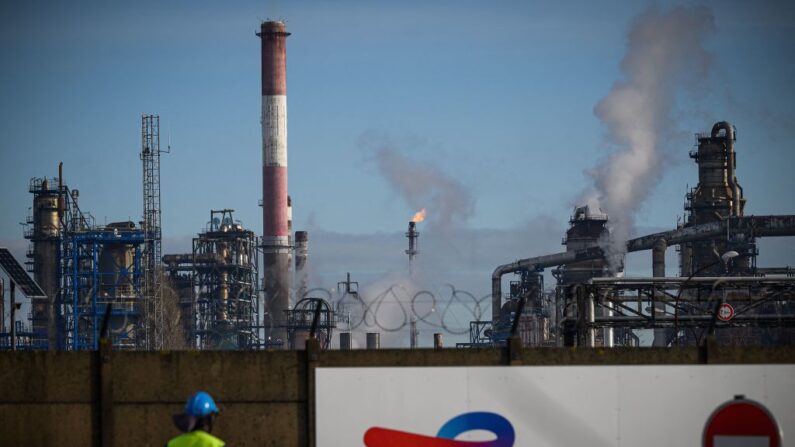 Raffinerie de pétrole de TotalEnergies. (Photo par LOIC VENANCE/AFP via Getty Images)
