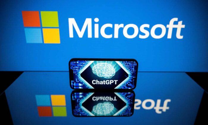 
Logos de Microsoft et de ChatGPT, un logiciel d'application d'intelligence artificielle conversationnelle développé par OpenAI. (Lionel Bonaventure/AFP via Getty Images)