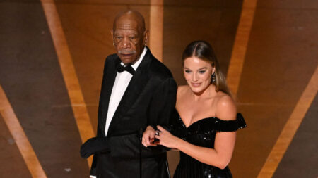 Oscars 2023: pourquoi Morgan Freeman portait-il un gant noir à sa main gauche ?