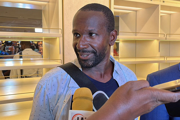 Le journaliste Olivier Dubois a été libéré après 711 jours de détention au Niger. (SOULEYMANE AG ANARA/AFP via Getty Images)