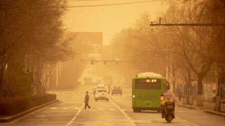 Une tempête de sable pollue l’air dans le nord de la Chine