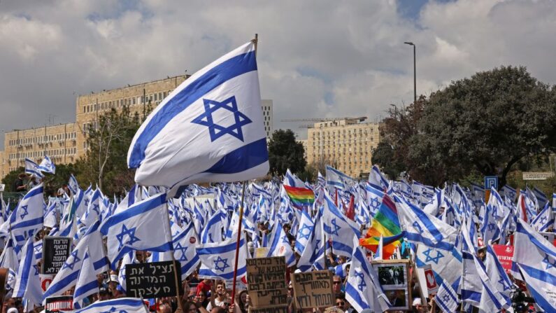 Des manifestants se rassemblent dans le cadre de l'appel à la grève générale contre la réforme judiciaire du gouvernement israélien. (Photo HAZEM BADER/AFP via Getty Images)