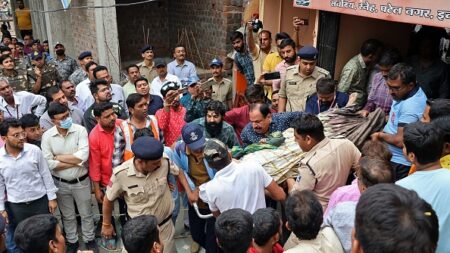 Inde: le bilan de l’effondrement d’un temple porté à 35 morts, les opérations de secours continuent
