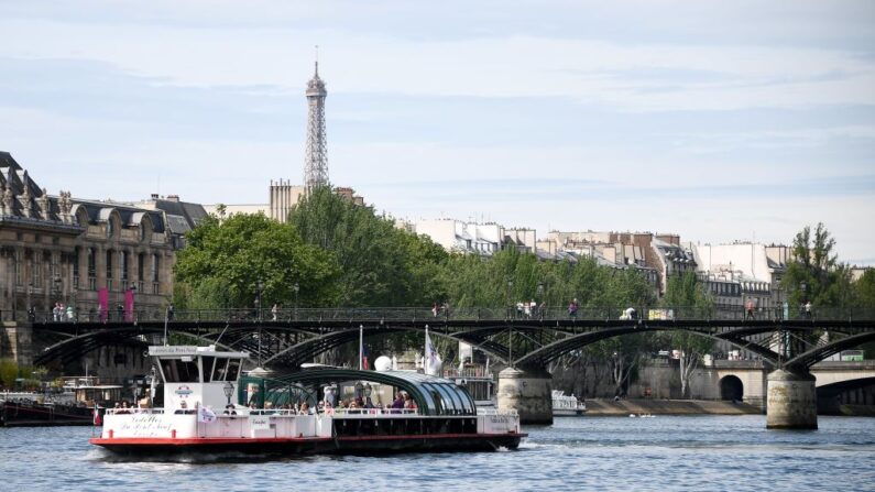 Entre 140 et 170 bateaux pour transporter les athlètes à la cérémonie d'ouverture des Jeux olympiques de 2024 à Paris. (Photo FRANCK FIFE/AFP via Getty Images)