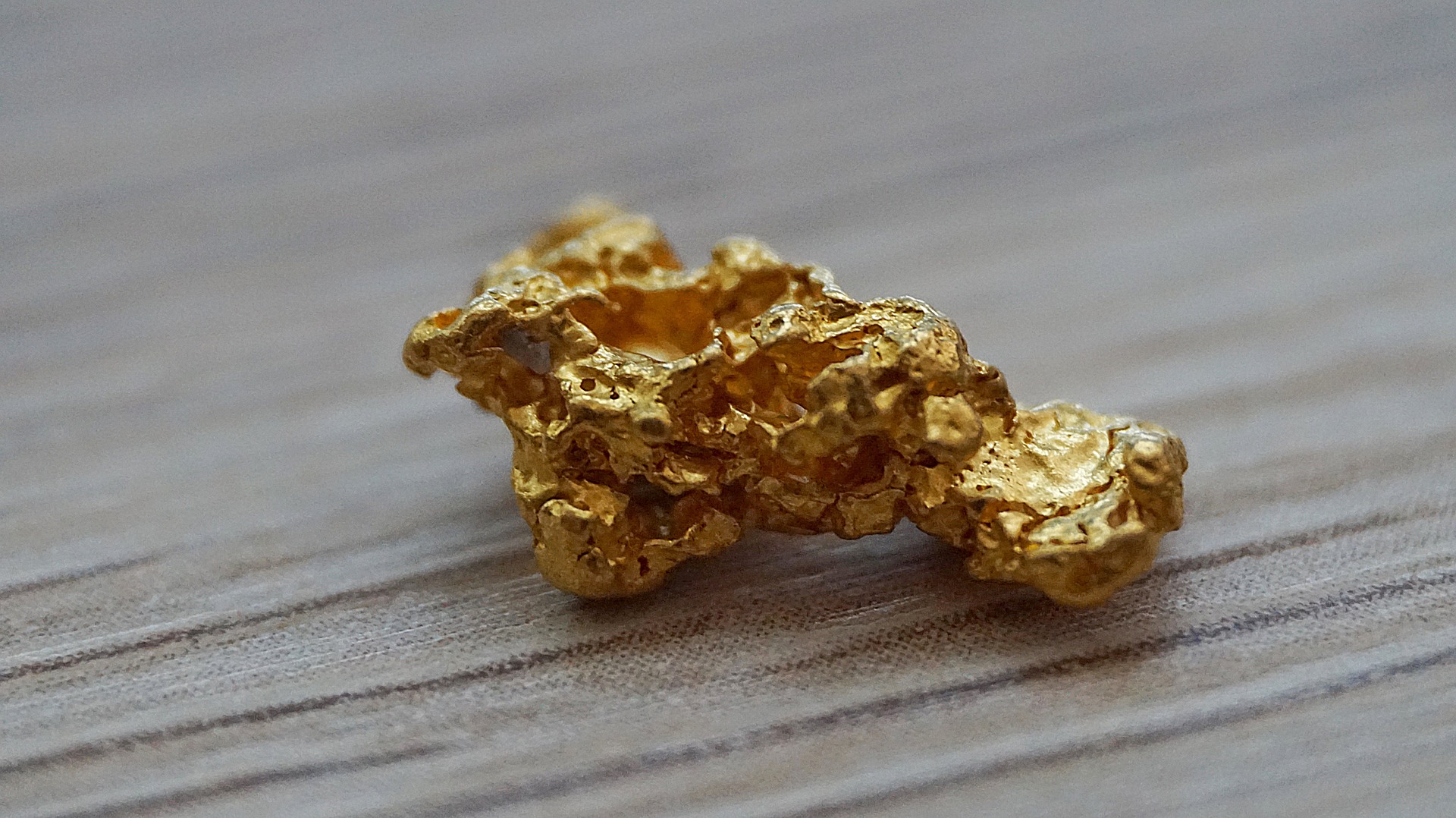 Australie: il découvre une petite d'or de 2,6 kg grâce à son détecteur de métaux
