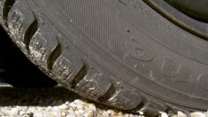États-Unis: une voiture s’envole après avoir été percutée par un pneu