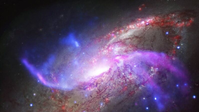 Une galaxie située à environ 23 millions d'années-lumière. (NASA)