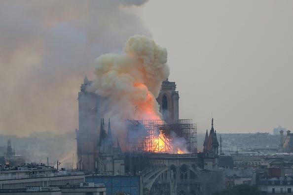 L'incendie en avril 2019 de la cathédrale Notre-Dame de Paris. (LUDOVIC MARIN/AFP via Getty Images)