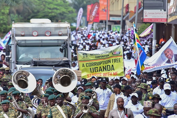 Marche contre la corruption à Kampala, en Ouganda en 2019. (NICHOLAS BAMULANZEKI/AFP via Getty Images)