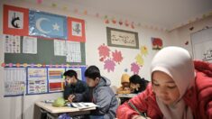 Loin de la Chine, des jeunes Ouïghours veulent préserver leur langue