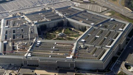 Le Pentagone enquête sur des fuites de documents confidentiels concernant l’Ukraine selon le New York Times