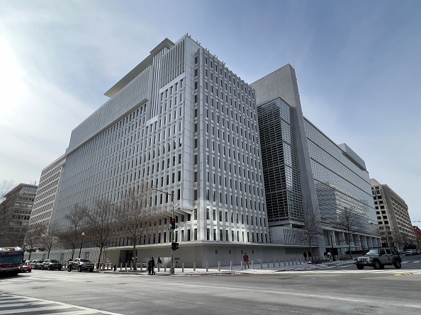 Le siège de la Banque mondiale à Washington DC. (DANIEL SLIM/AFP via Getty Images)
