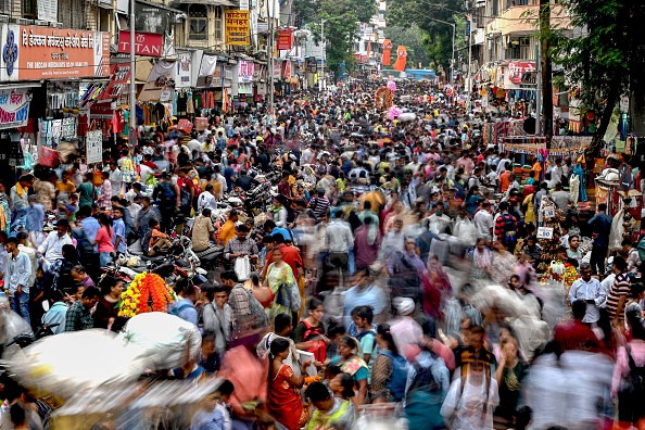 Dans un marché à Mumbai, en Inde. (INDRANIL MUKHERJEE/AFP via Getty Images)