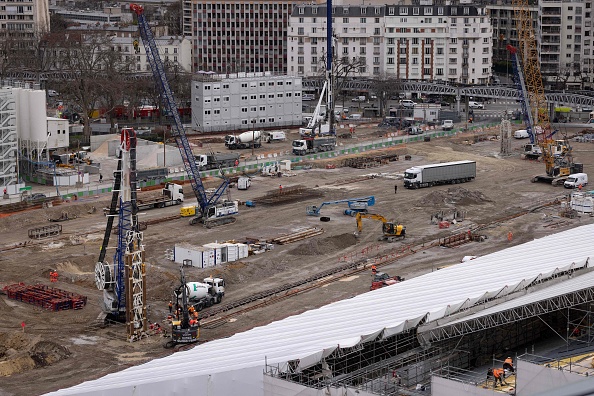 Le chantier d'un centre commercial situé derrière la gare d'Austerlitz à Paris. Illustration. (JOEL SAGET/AFP via Getty Images)